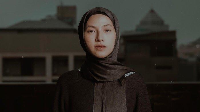 Kunci Gitar Turut - Feby Putri. Lirik: Sedang Menebak-Nebak, Sedang Apa Engkau