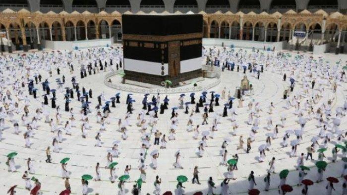 ILUSTRASI Jemaah yang sedang melaksanakan ibadah haji di tengah pandemi Covid-19. Kementerian Agama RI melakukan penyesuaian tarif referensi umrah di tengah pandemi Covid-19.