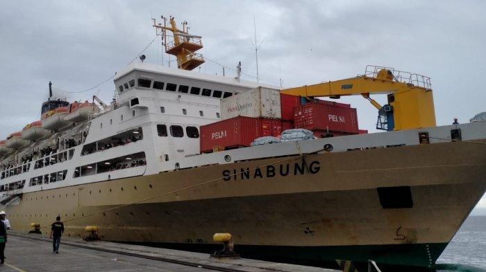 JADWAL KAPAL TERNATE - KM Sinabung yang sandar di Pelabuhan Ahmad Yani, Ternate, Maluku Utara. Ini jadwal dan harga tiket kapal pelni rute Surabaya, Jawa Timur, ke Ternate, Maluku Utara di Juli 2025. Berangkat tanggal 26.