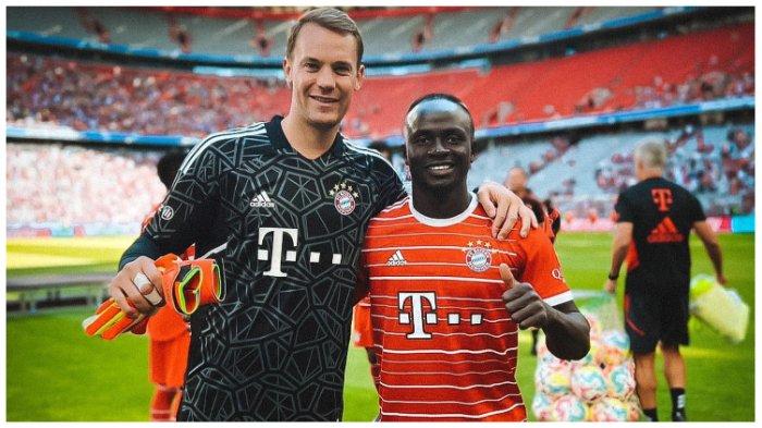 Manuel Neuer bersama Sadio Mane.
