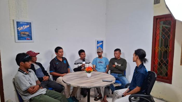 DESAKAN DOB: Majelis Rakyat Kota Sofifi (MARKAS), di Podcasts di kantor Tribunternate.com, Kamis (24/7/2025) malam. Podcast, itu juga dihadiri langsung oleh Ketua Markas, Muhammad Imam juga kuasa hukum Markas Sumarjo Makitulung, dan lainnya, Jumat (25/7/2025).