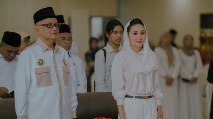 AGENDA - Guburnur Maluku Utara Sherly Laos saat hadiri acara pelantikan Gerakan Muslim Indonesia Raya, Minggu (27/4/2025).
