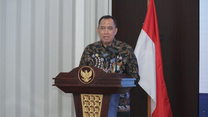 PELATIHAN - Plt. Sekretaris BPSDM, Einstein Al Makarima Mohammad mengungkapkan tujuan diselenggarakannya pelatihan ini adalah mempersiapkan Humas dalam merancang strategi komunikasi yang efektif, sistematis, dan selaras dengan tujuan organisasi
