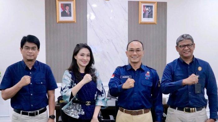 KUNKER - Sherly Laos saat kunker ke kantor Badan Kepegawaian Negara di bulan Maret 2025 sebelum bertugas di Maluku Utara.
