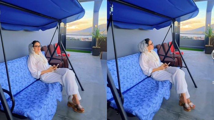 KERINDUAN SHERLY LAOS - Kolase foto Gubernur Maluku Utara Sherly Laos, tangkapan layar pada unggahan video dari TikTok @sherlytjoanda, Jumat (28/3/2025). Sherly Laos ungkapkan kerinduan ke mendiang Benny Laos, karena akan jalani Lebaran pertama sendiri.