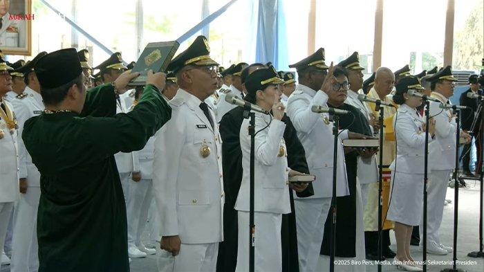 PELANTIKAN SHERLY LAOS - Potret momen saat Gubernur Maluku Utara Sherly Laos mengucap sumpah jabatan di barisan terdepan bersama perwakilan Kepala Daerah lainnya, Kamis (20/2/2025).