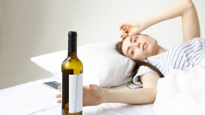 Ilustrasi alkohol yang berdampak negatif pada kualitas tidur