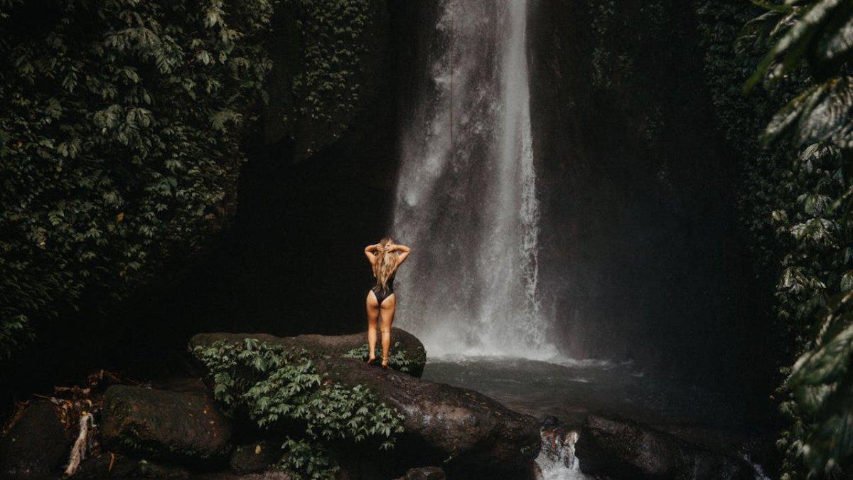 Air Terjun Leke Leke, satu tempat wisata terbaik di Tabanan, Bali.