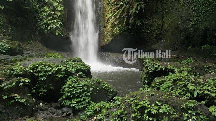 Air Terjun Manuaba, satu tempat wisata terbaik di Banjar Manuaba, Desa Kendran, Tegallalang, Gianyar, Bali.