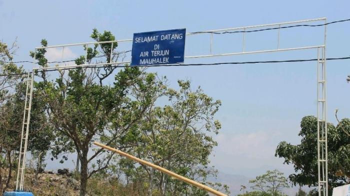 Air Terjun Mauhalek.