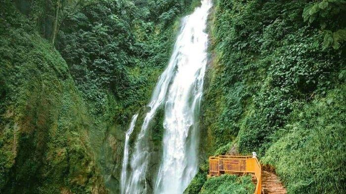 Air Terjun Silima-lima yang berada di Desa Simaninggir, Kecamatan Marancar, Kabupaten Tapanuli Selatan (Tapsel), Sumatera Utara.