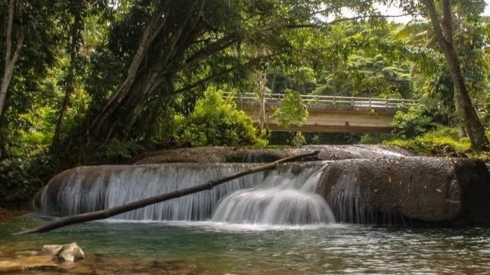 PESONA UBADARI - Potret keindahan Air Terjun Ubadari di Kampung Ubadari Distrik Kramomongga, Kabupaten Fakfak Papua Barat, Minggu (29/5/2022).
