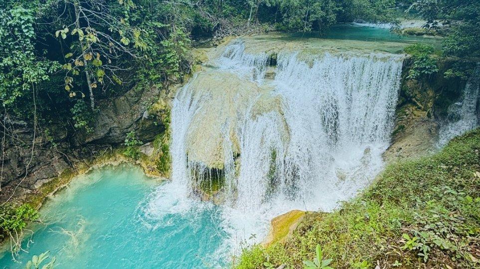 Air Terjun Waekuli di Desa Toe, Kecamatan Reok Barat, Kabupaten Manggarai, Nusa Tenggara Timur (NTT).