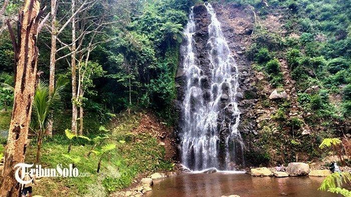 Penampakan Air Terjun dan Keranjang Sultan di wahana baru di Kabupaten Karanganyar tepatnya di Ngargoyoso Waterfall Desa/Kecamatan Ngargoyoso, Kabupaten Karanganyar, Senin (8/4/2024).