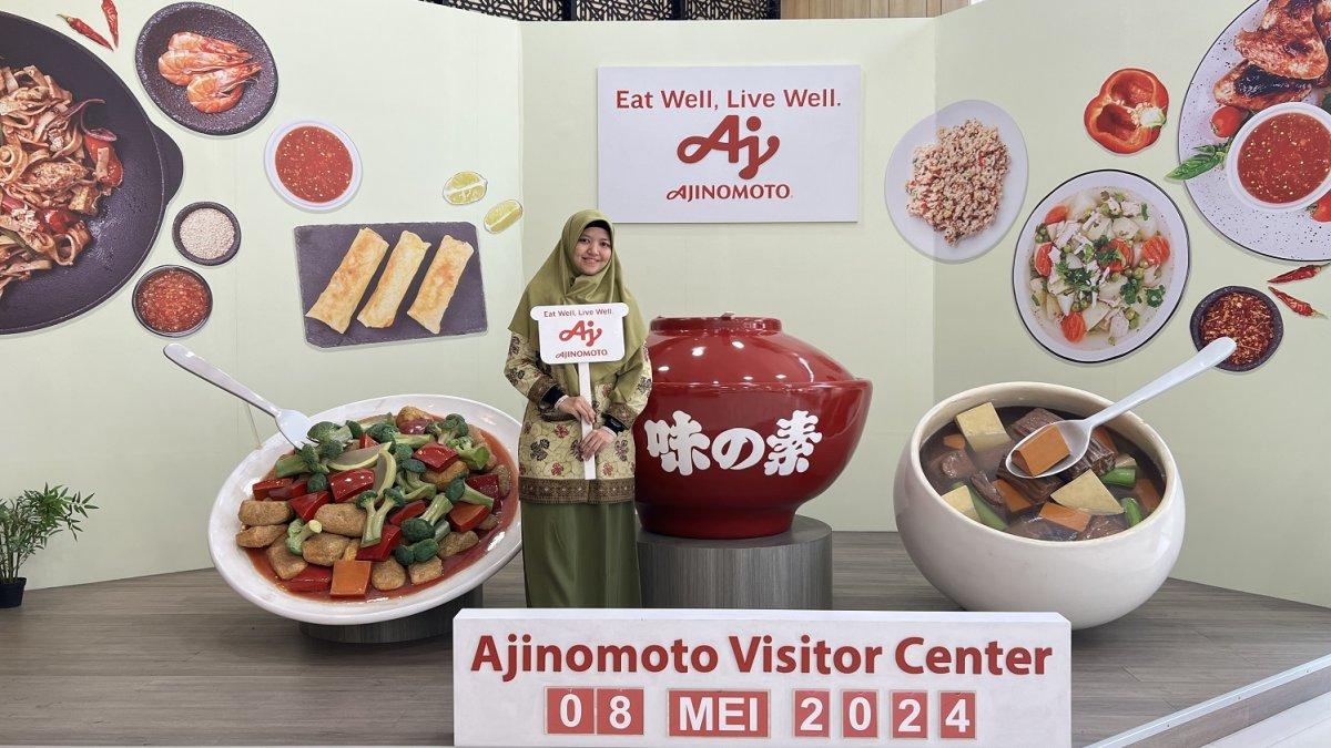Ajinomoto memberikan beasiswa kepada satu mahasiswa terpilih untuk mendapatkan pendidikan terbaik di Jepang, Sabtu (1/2/2025)
