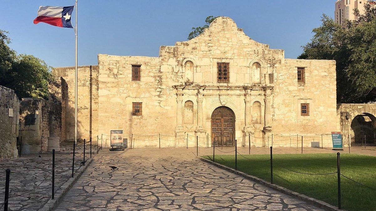 Alamo, satu tempat wisata populer dunia yang melarang wisatawan buat memotret.