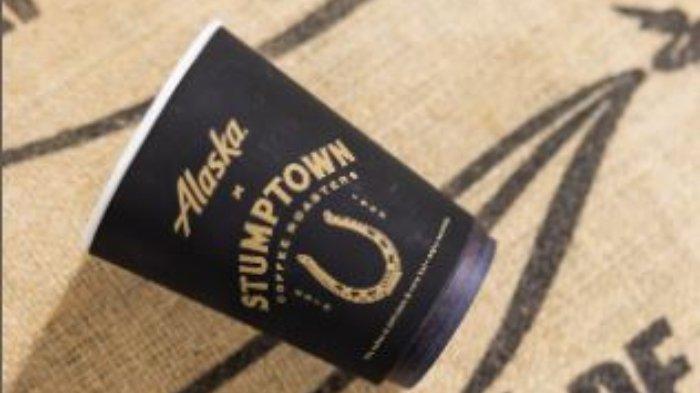 Alaska Airlines ciptakan kopi baru untuk penumpang pesawat. Sebuah maskapai penerbangan Alaska Airlines berhasil menciptakan menu minuman kopi yang rasanya disebut lebih enak ketika diseruput di udara.