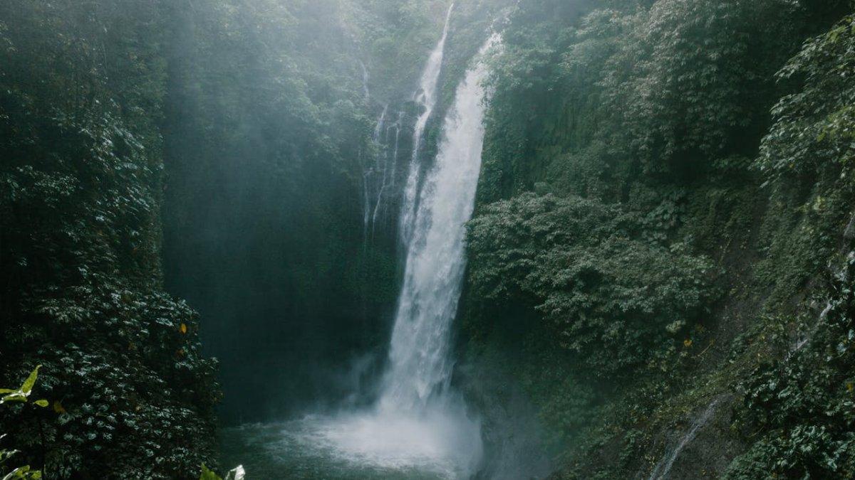 Aling-aling Waterfall, satu tempat wisata di Buleleng Bali