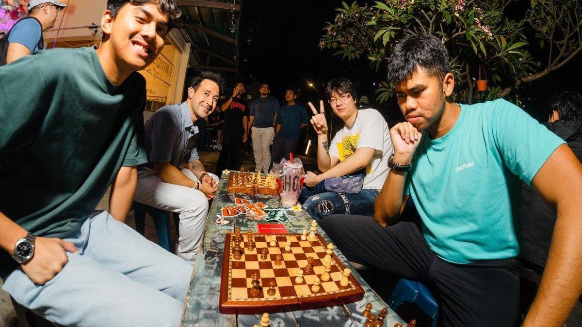 Aliwal Chess Club, satu tempat wisata terbaik di Kampong Glam Singapura.