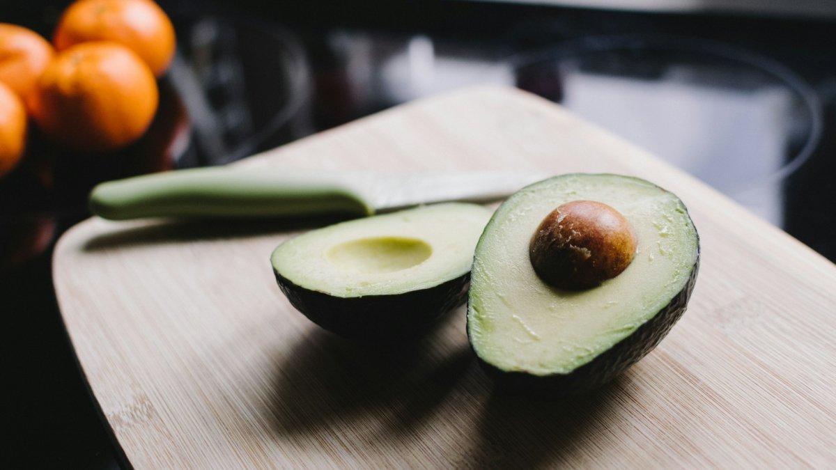 Alpukat, satu buah terbaik buat sarapan.
