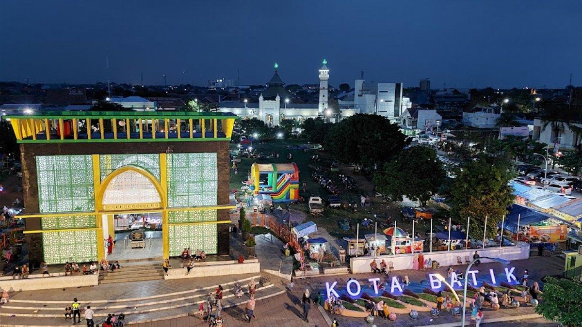 Alun-Alun Kota Pekalongan, Pekalongan, Jawa Tengah.