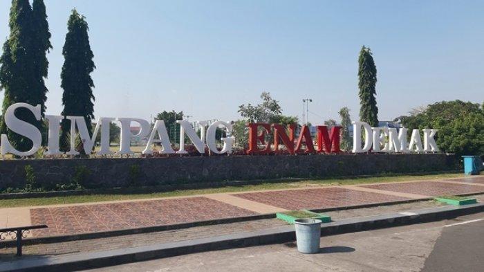 Alun-alun Demak, Jawa Tengah.