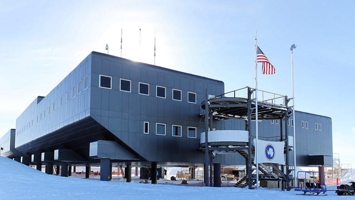 Amundsen Scott South Pole Station, satu tempat terdingin di Bumi yang pernah tercatat.