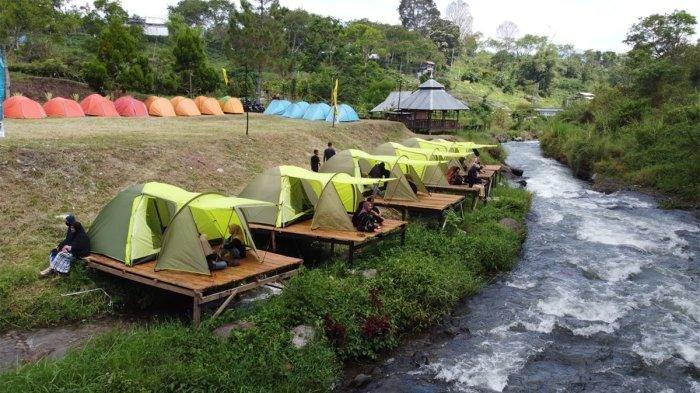 Anak Mas River Paradise terletak di Kampung Jurusen, Kecamatan Pegasing, Kabupaten Aceh Tengah, Aceh.