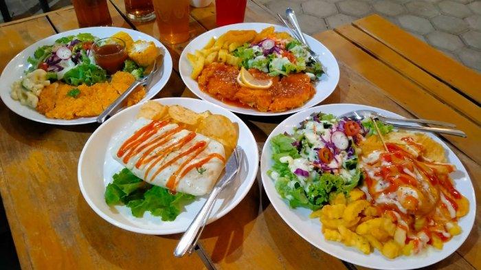 Aneka kuliner western di Kentanggihan, restoran hidden gem di Karanganyar dekat Pabrik Gula Tasikmadu. Kentanggihan menyajikan aneka menu western mulai dari Rp 18 ribuan per porsi, Kamis (12/10/2023).
