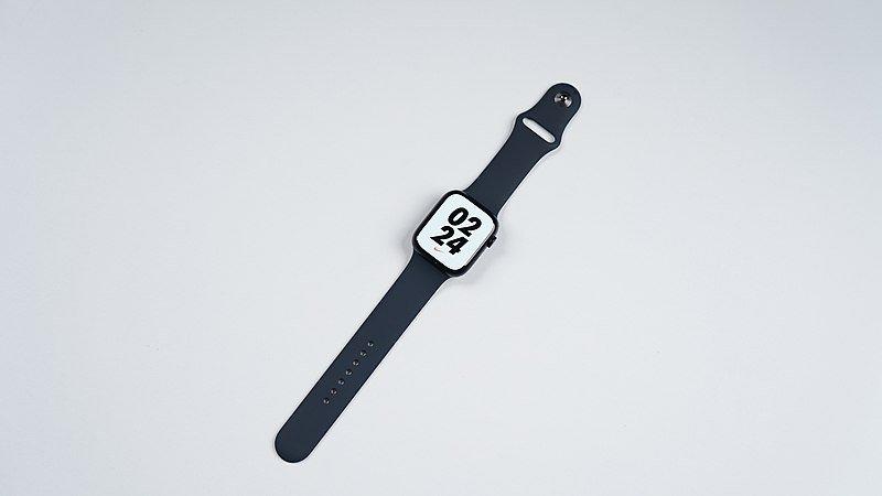 Apple Watch Series 8, satu Apple Watch terbaik tahun 2023.
