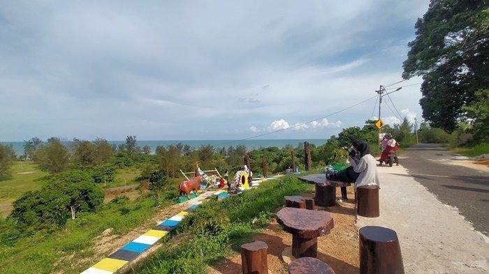 Area wisata Bukit Samak A1 di Desa Lalang, Kecamatan Manggar, Kabupaten Belitung Timur, Minggu (18/9/2022).