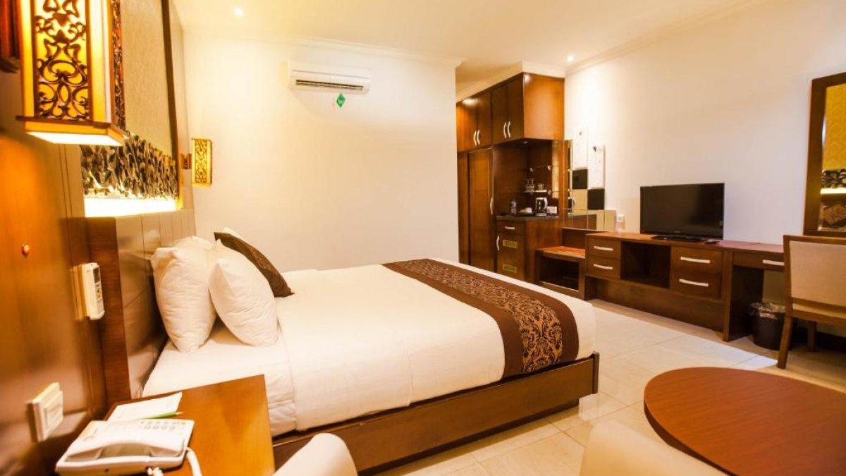 Ari Putri Hotel, satu hotel bintang 3 dekat Pantai Sanur Bali yang memiliki rating 8 dengan tarif inap mulai Rp 200 ribuan.