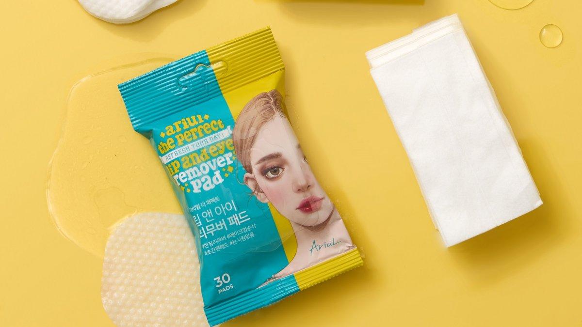 Ariul Cleansing Tissue dan Remover Pad, pembersih praktis yang bisa digunakan saat bepergian.