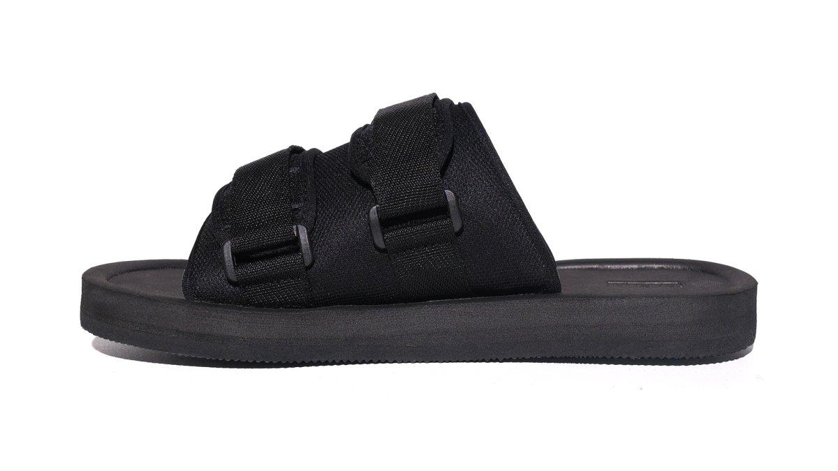 BARLIN Todoroki Full Black, satu sandal pria terbaik untuk traveling yang nyaman dipakai.