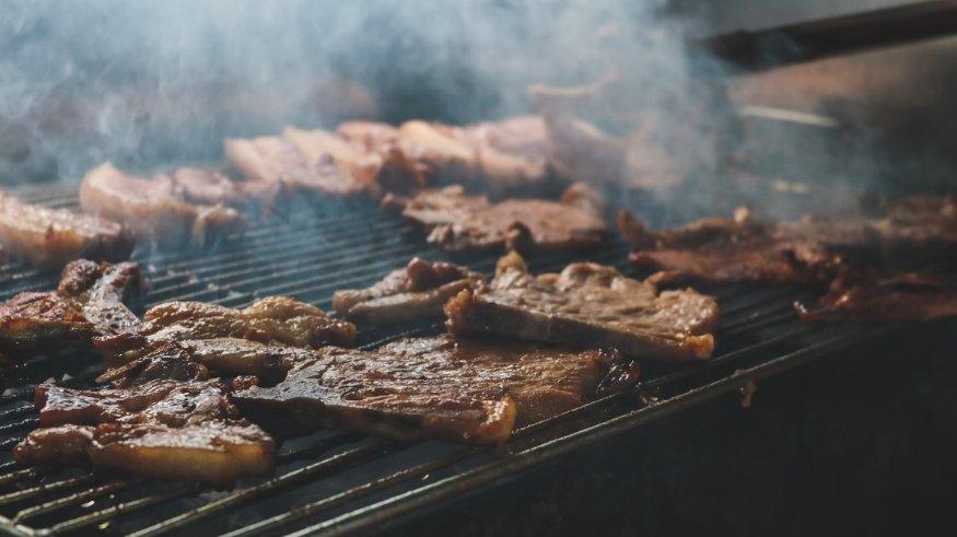 Ilustrasi BBQ rumahan.