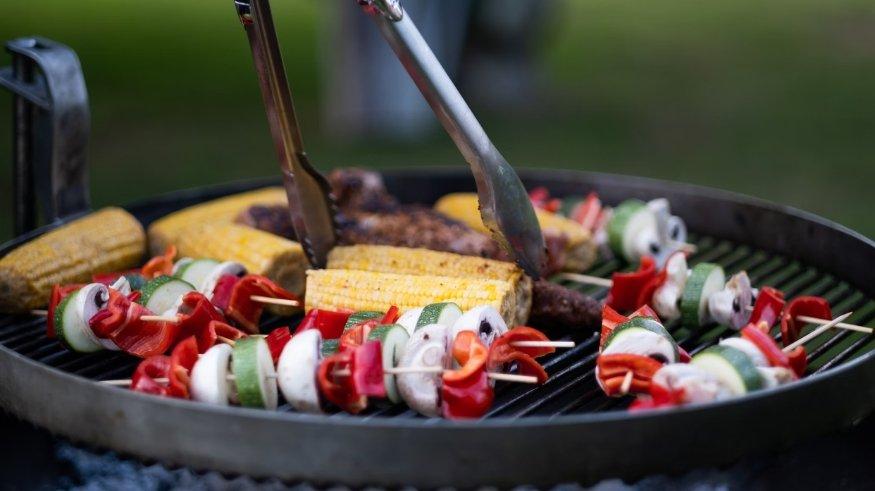 Ilustrasi BBQ rumahan.
