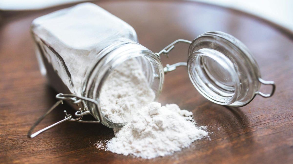 Baking soda, satu cara mengempukkan daging sapi kurban dengan bahan yang ada di rumah.