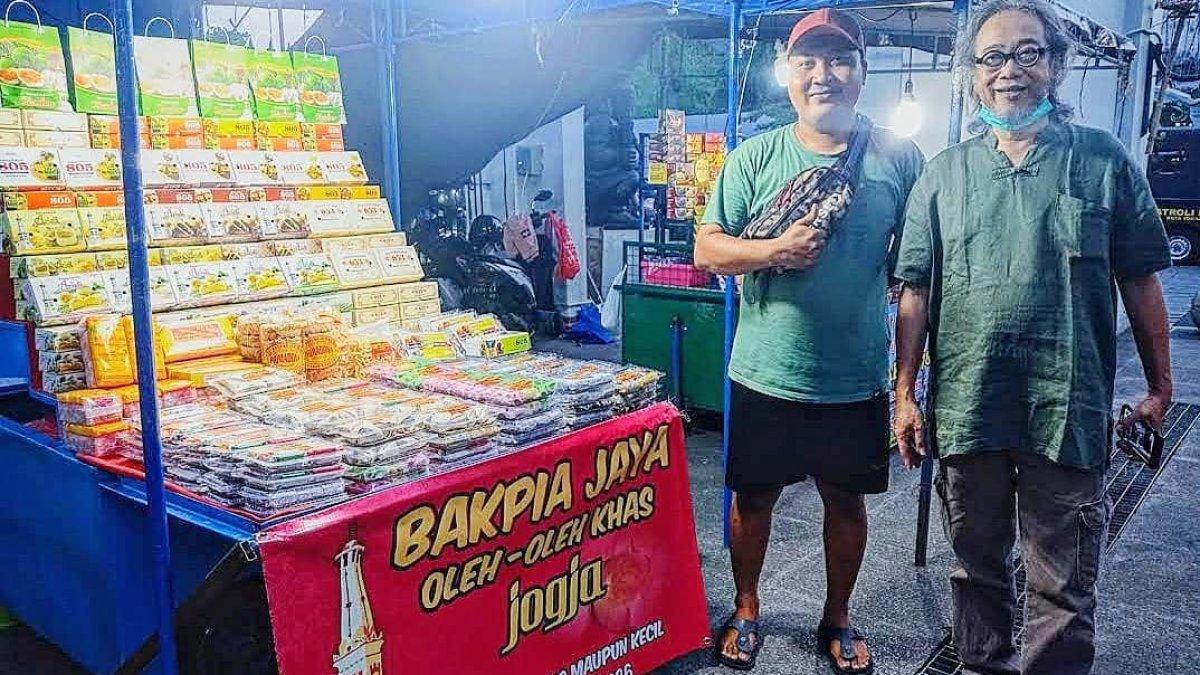 Bakpia Pathok 086 Jaya, satu pusat oleh-oleh dekat Stasiun Yogyakarta.