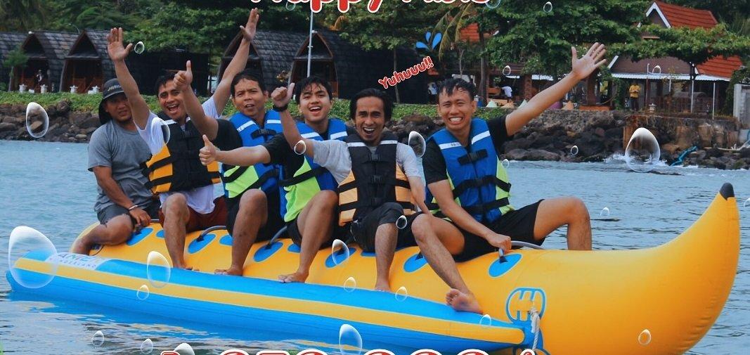 Banana boat, satu wahana di Anyer Wonderland Banten.