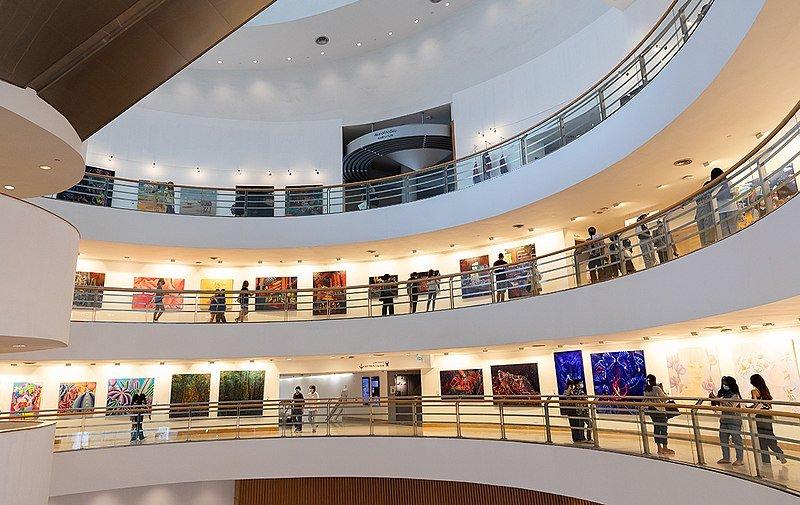 Bangkok Art & Culture Centre, satu tempat wisata gratis di Bangkok Thailand
