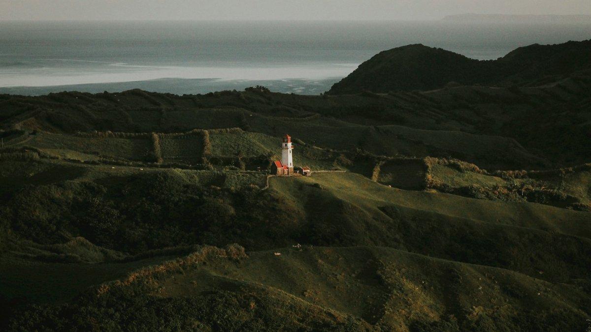 Batanes, satu tempat wisata terbaik di Filipina yang menarik buat kamu jelajahi.