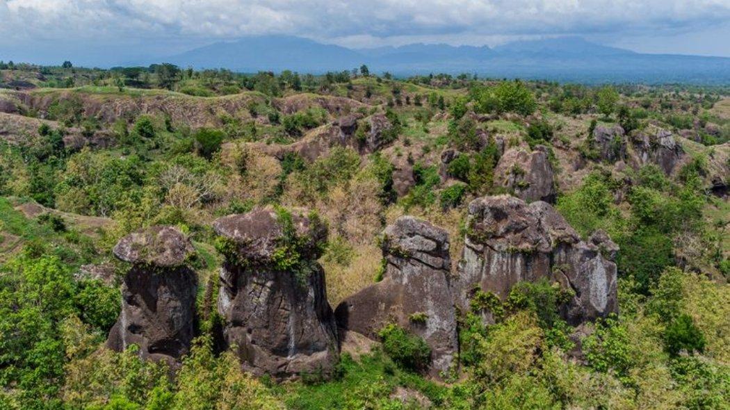 Batu So'on di Bondowoso yang mirip Stonehenge-nya Inggris.