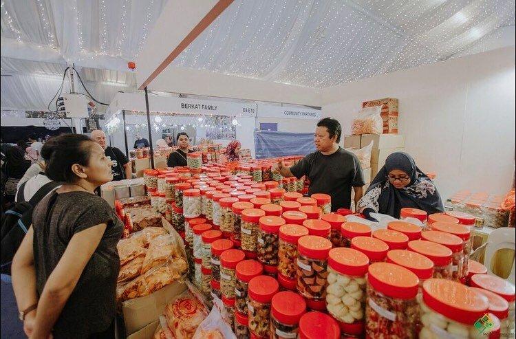Bazar Raya Utara @ Woodlands, satu bazaar Ramadan terbaik di Singapura buat berburu menu buka puasa.