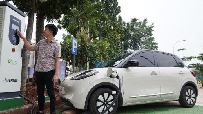 Menjelang Lebaran 2024, Wuling meresmikan lokasi pengisian daya kendaraan listrik. Berikut ini cara cari lokasi SPKLU menggunakan Google Maps.