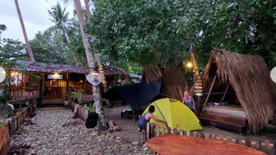 Berkemah di Tanjung Tetulain.