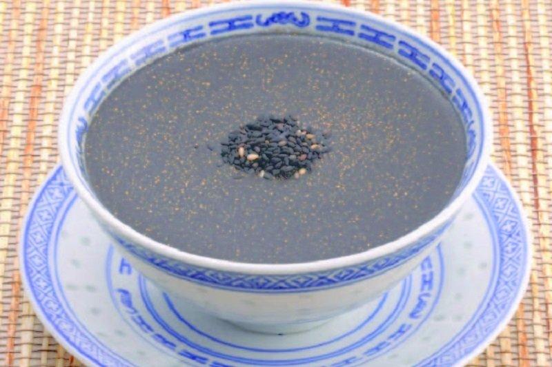 Black sesame soup, satu sarapan enak dii China yang wajib kamu coba saat liburan ke sana.