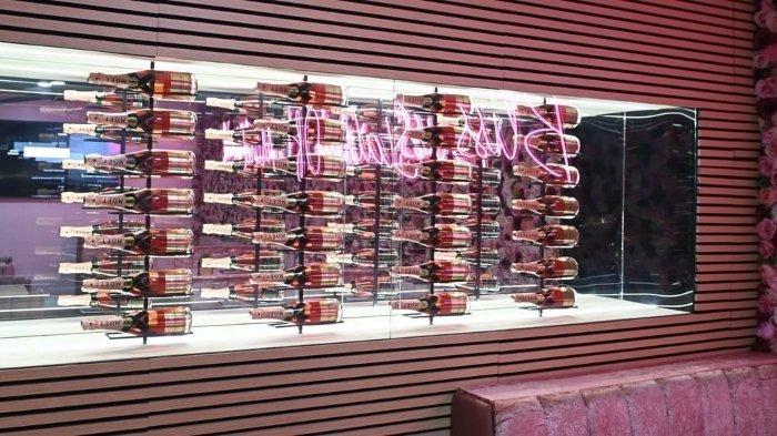 Bliss Restaurant picu perdebatan karena memberlakukan batasan usia - hanya pengunjung di atas 30 tahun yang boleh masuk restoran.