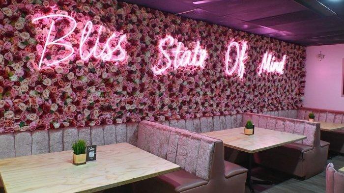 Bliss Restaurant picu perdebatan karena memberlakukan batasan usia - hanya pengunjung di atas 30 tahun yang boleh masuk restoran.