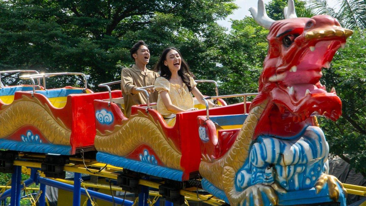 Blitar Park terkenal dengan puluhan wahana permainannya