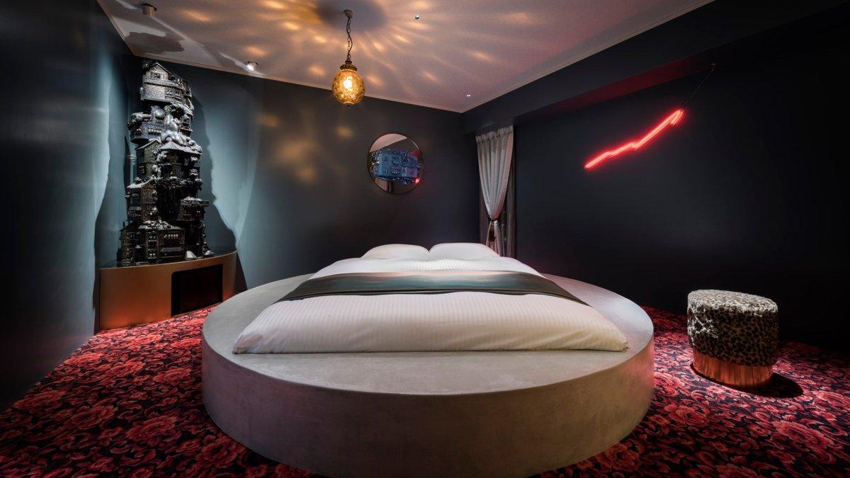 BnA Wall Hotel, satu hotel unik di Tokyo Jepang.